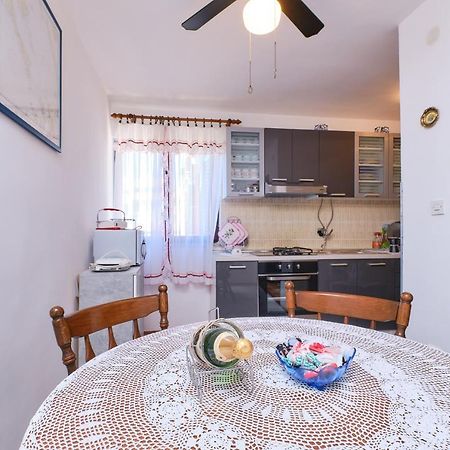 Apartman Ana Mali Losinj Luaran gambar