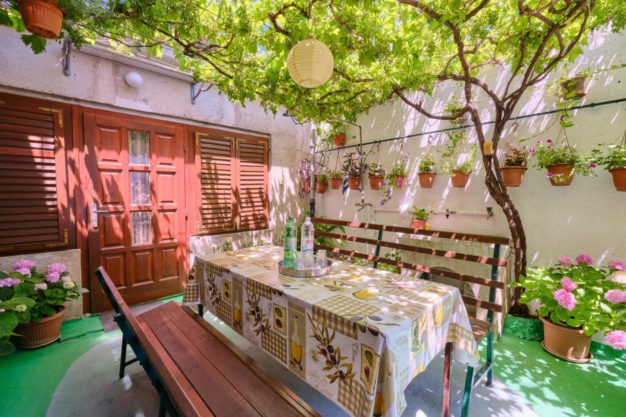 Apartman Ana Mali Losinj Luaran gambar