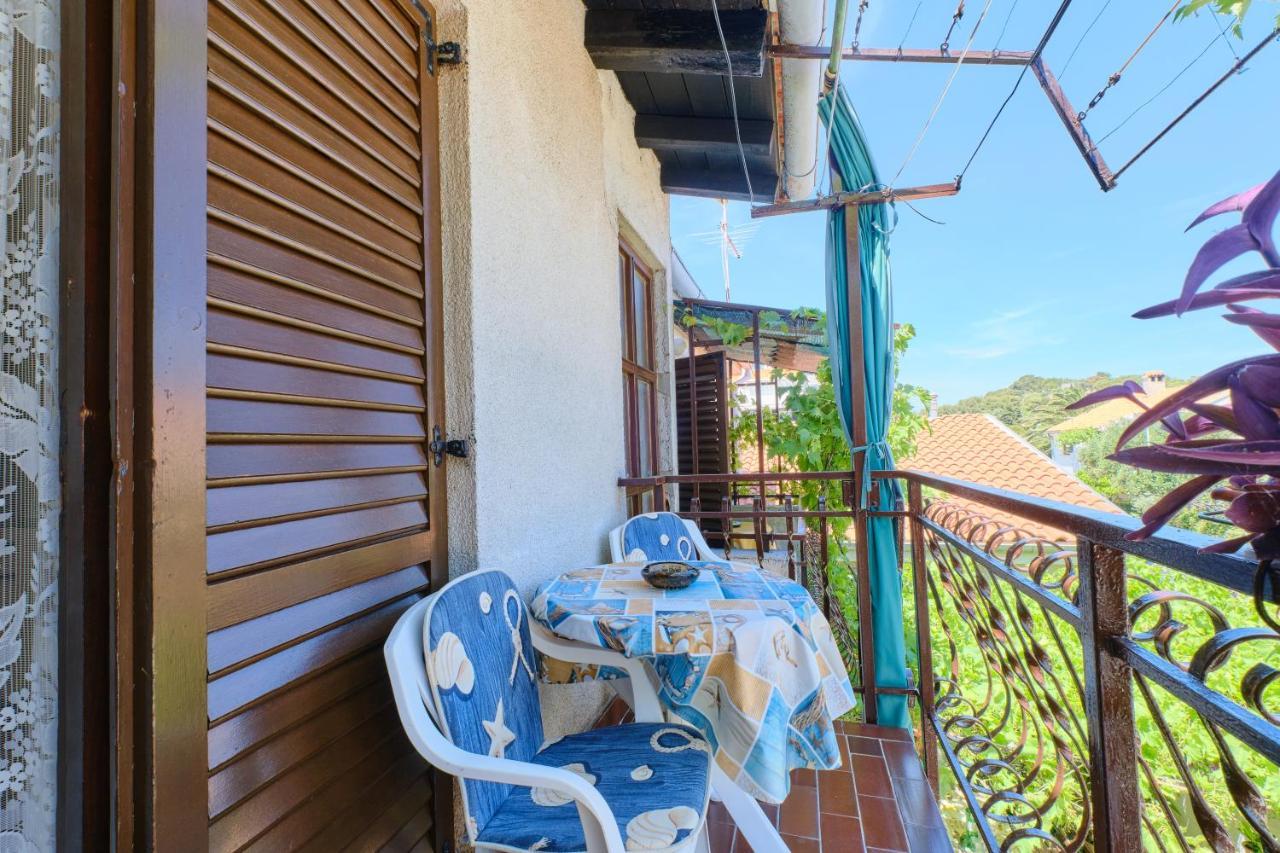 Apartman Ana Mali Losinj Luaran gambar