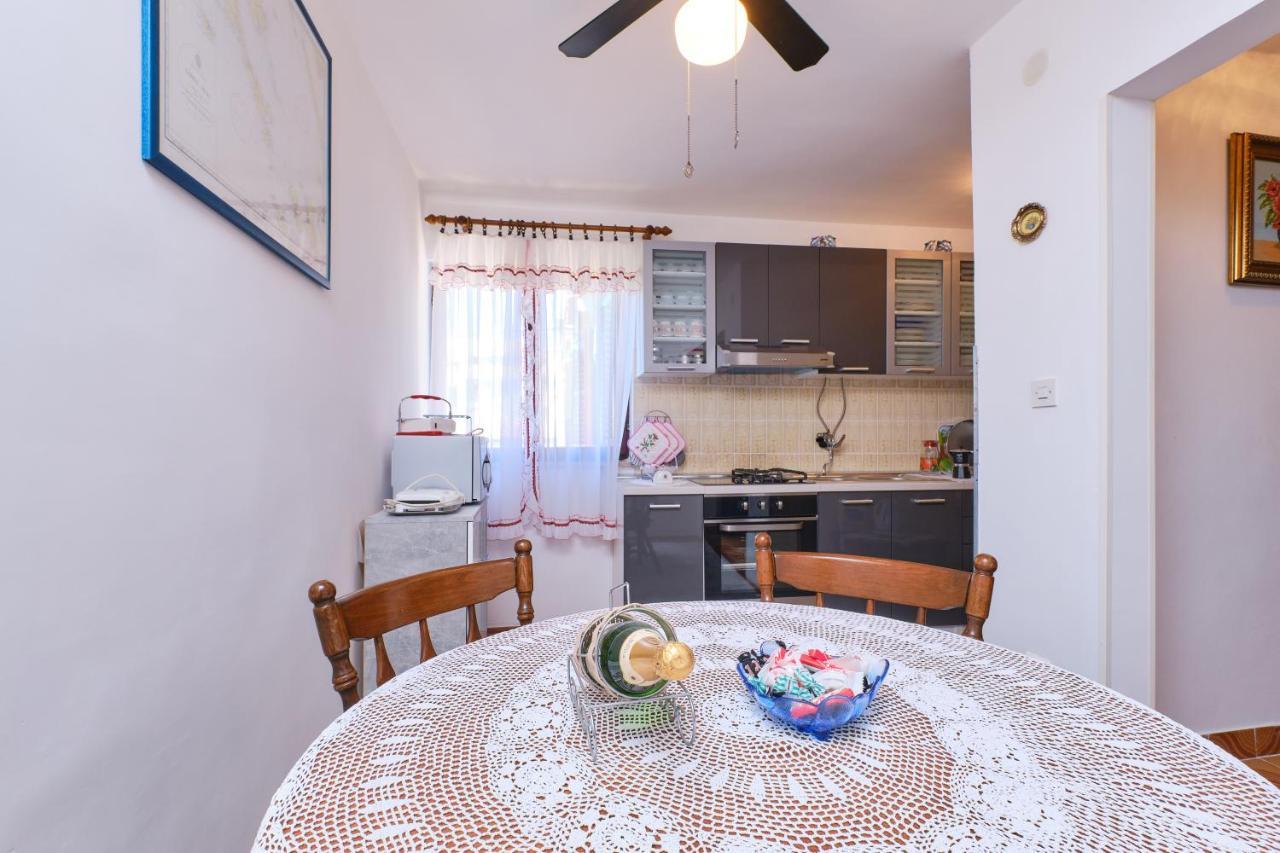 Apartman Ana Mali Losinj Luaran gambar