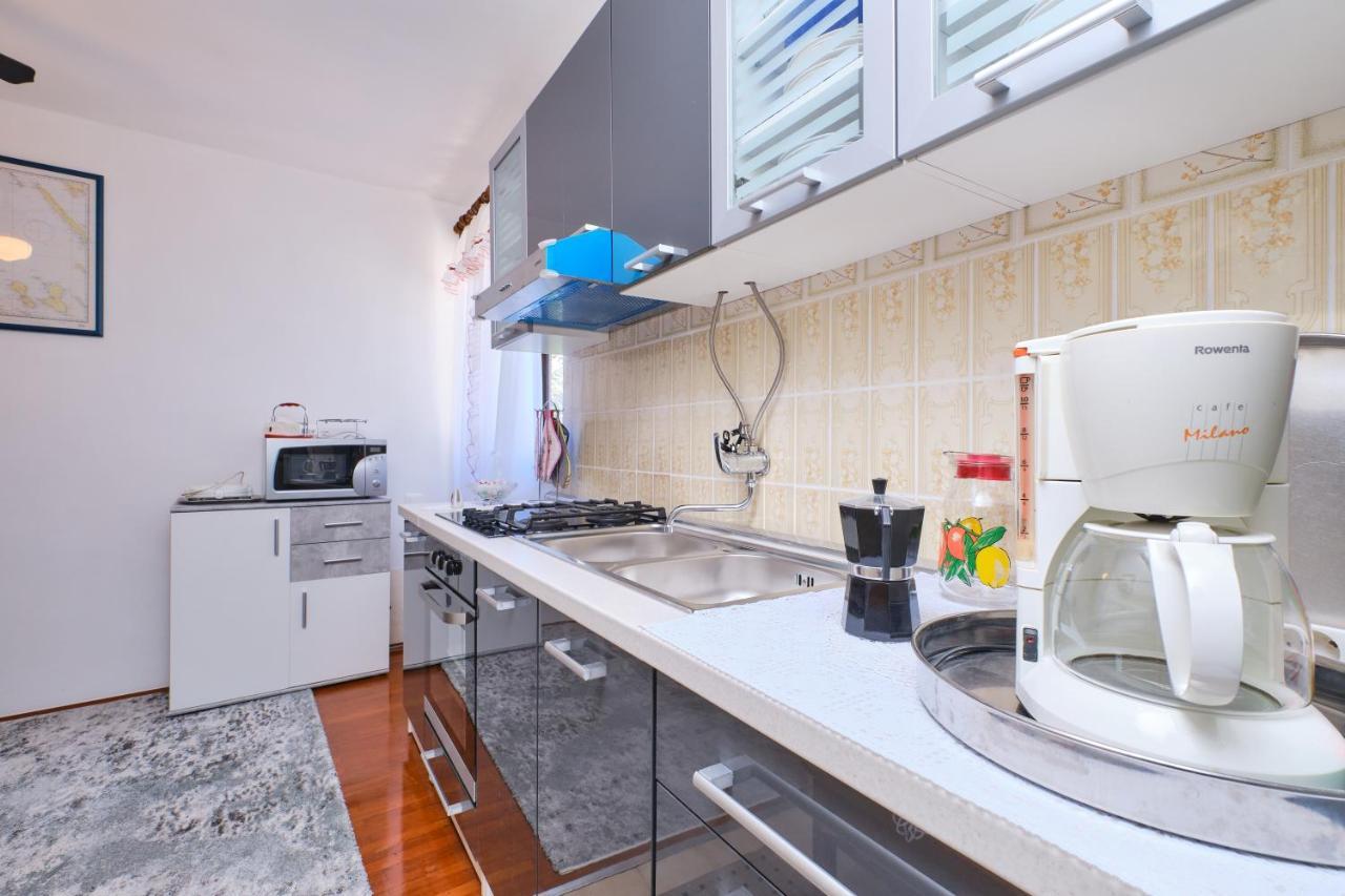Apartman Ana Mali Losinj Luaran gambar